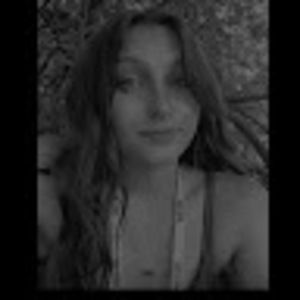 Meet your Posher, Layla